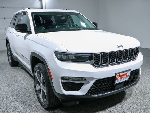 Used 2023 Jeep Grand Cherokee 4WD 4xe image 5