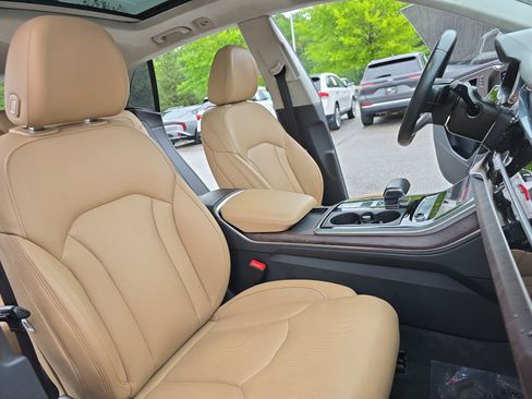 Used 2019 Audi Q8 Prestige AWD/4WD image 10