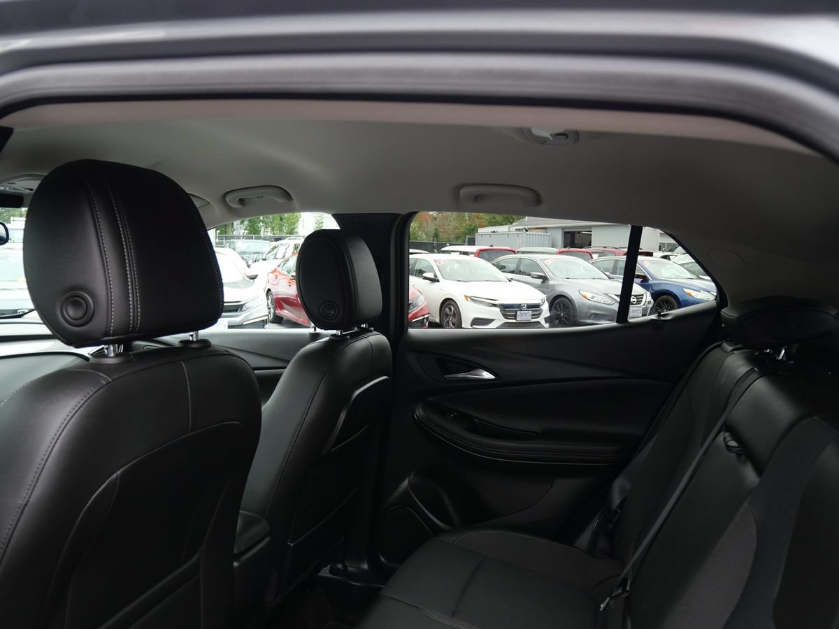 Used 2023 Buick Encore GX Select w/ Sport Touring Package FWD image 21