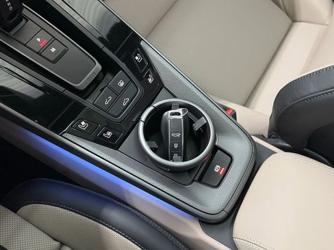 Used 2025 Porsche 911 Carrera image 28