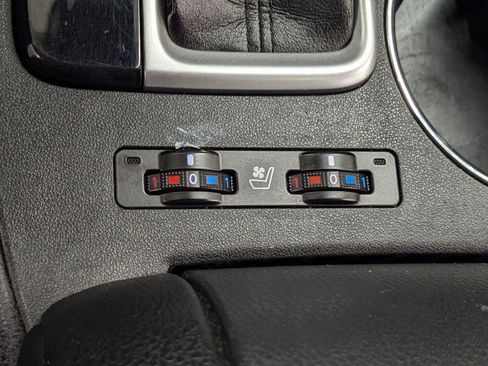 Used 2019 Toyota Highlander Limited image 30