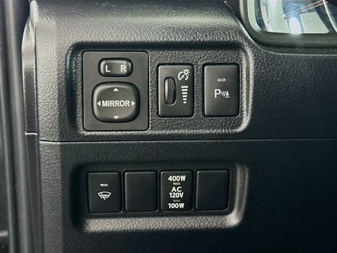 Used 2018 Toyota 4Runner Limited AWD/4WD image 16