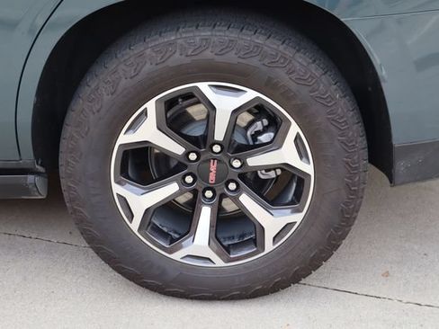 Used 2026 GMC Yukon AT4 Ultimate w/ LPO, Floor Liner Package AWD/4WD image 34