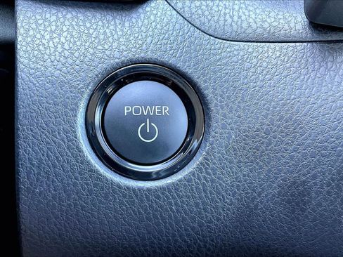 Used 2025 Toyota Camry LE w/ Convenience Package image 33