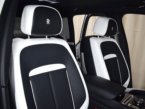 New 2026 Rolls-Royce Cullinan image 25