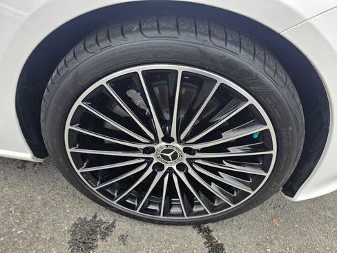 Used 2025 Mercedes-Benz C 300 4MATIC Sedan image 9