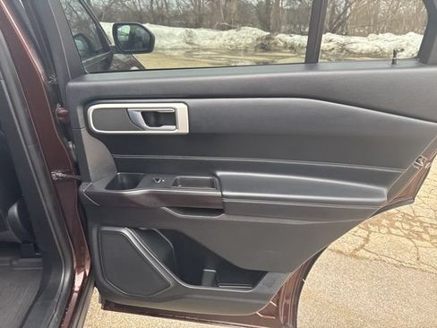 Used 2020 Ford Explorer XLT w/ Equipment Group 202A AWD/4WD image 16