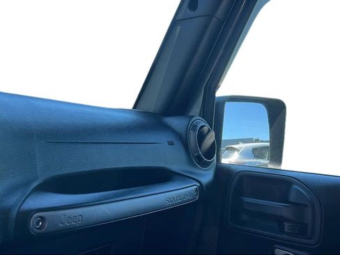 Used 2016 Jeep Wrangler Sport image 17