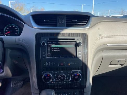 Used 2014 Chevrolet Traverse LT image 16