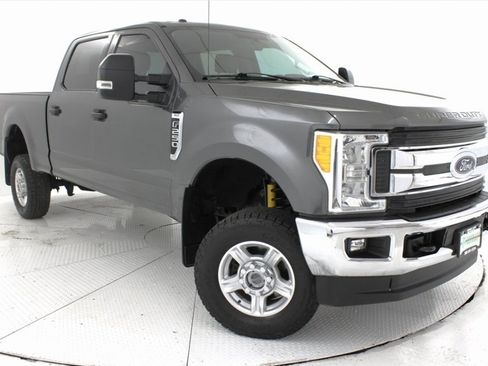Used 2017 Ford F250 XLT w/ XLT Value Package image 1