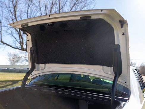 Used 2000 Cadillac De Ville DTS w/ Comfort/Convenience Pkg image 52