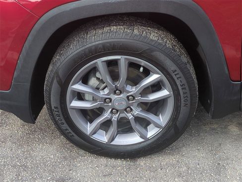 Used 2022 GMC Terrain SLT image 11