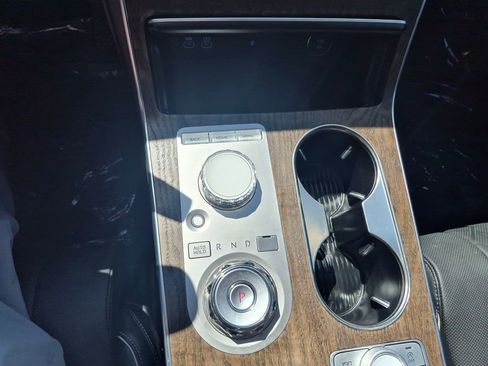 Used 2025 Genesis GV80 2.5T Prestige image 18