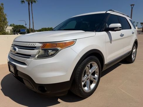 Used 2015 Ford Explorer Limited w/ Equipment Group 301A FWD image 4