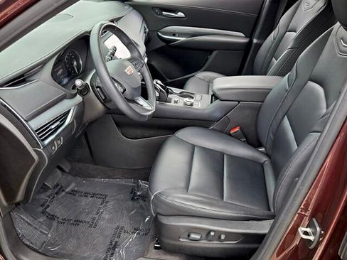 Used 2023 Cadillac XT4 Premium Luxury FWD image 10