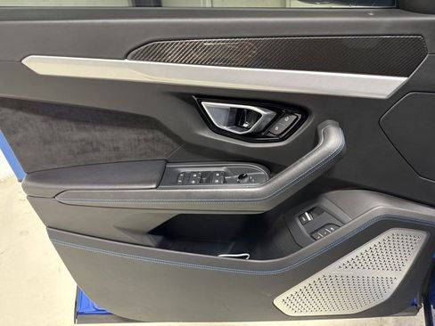 Used 2020 Lamborghini Urus image 19