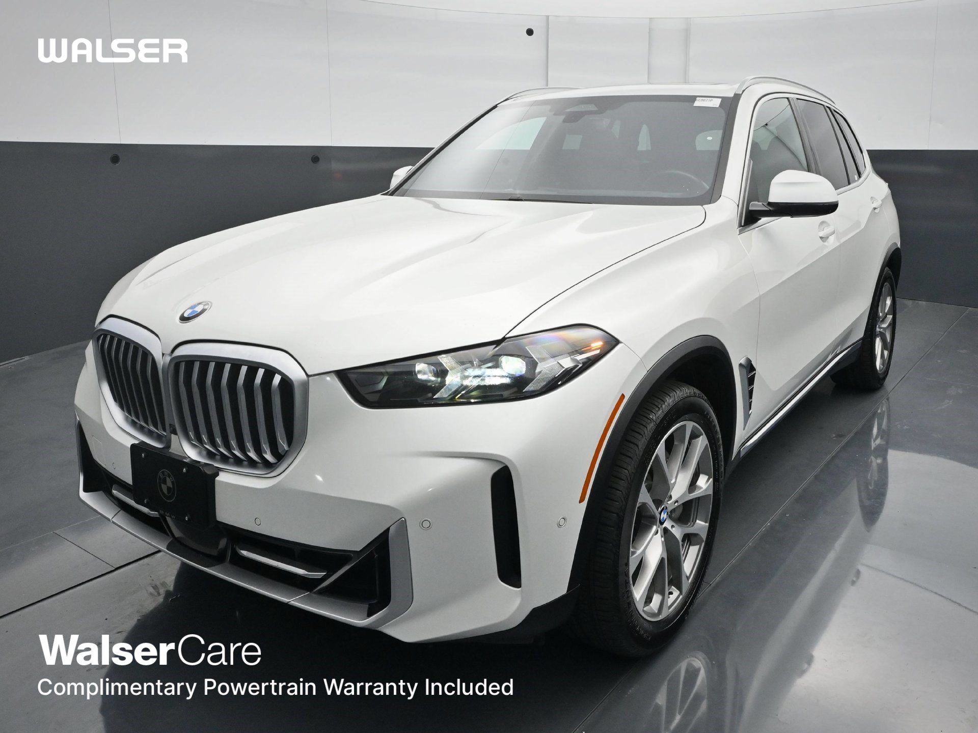 Used 2024 BMW X5 xDrive40i AWD/4WD image 1