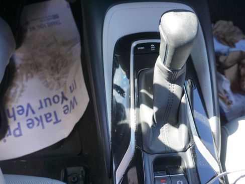 Used 2021 Toyota Corolla SE image 10