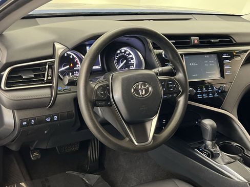 Used 2019 Toyota Camry LE FWD image 15