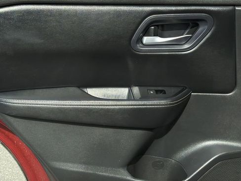 Used 2024 Nissan Rogue SV image 21