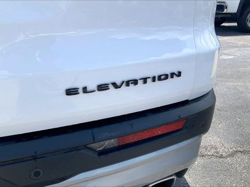 Used 2025 GMC Acadia Elevation AWD/4WD image 8
