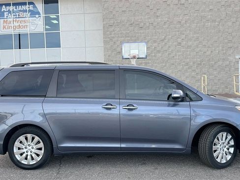 Used 2015 Toyota Sienna Limited image 5
