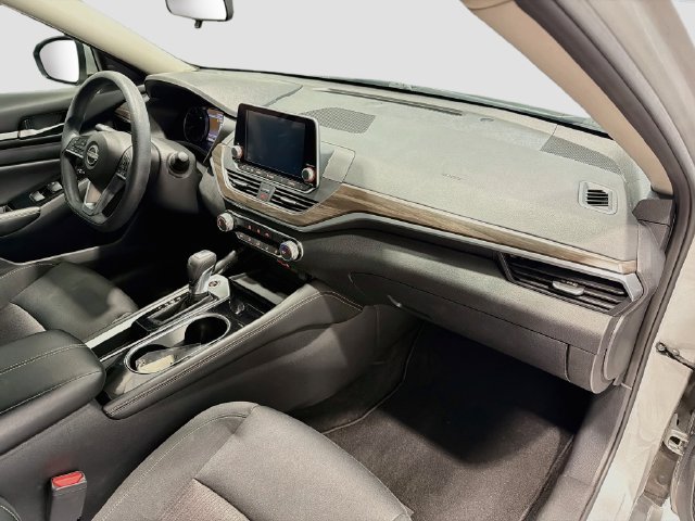 Used 2023 Nissan Altima 2.5 SV FWD image 24