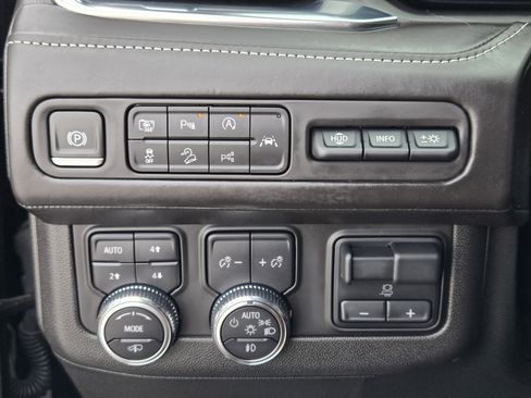 Used 2023 GMC Yukon XL Denali Ultimate image 25