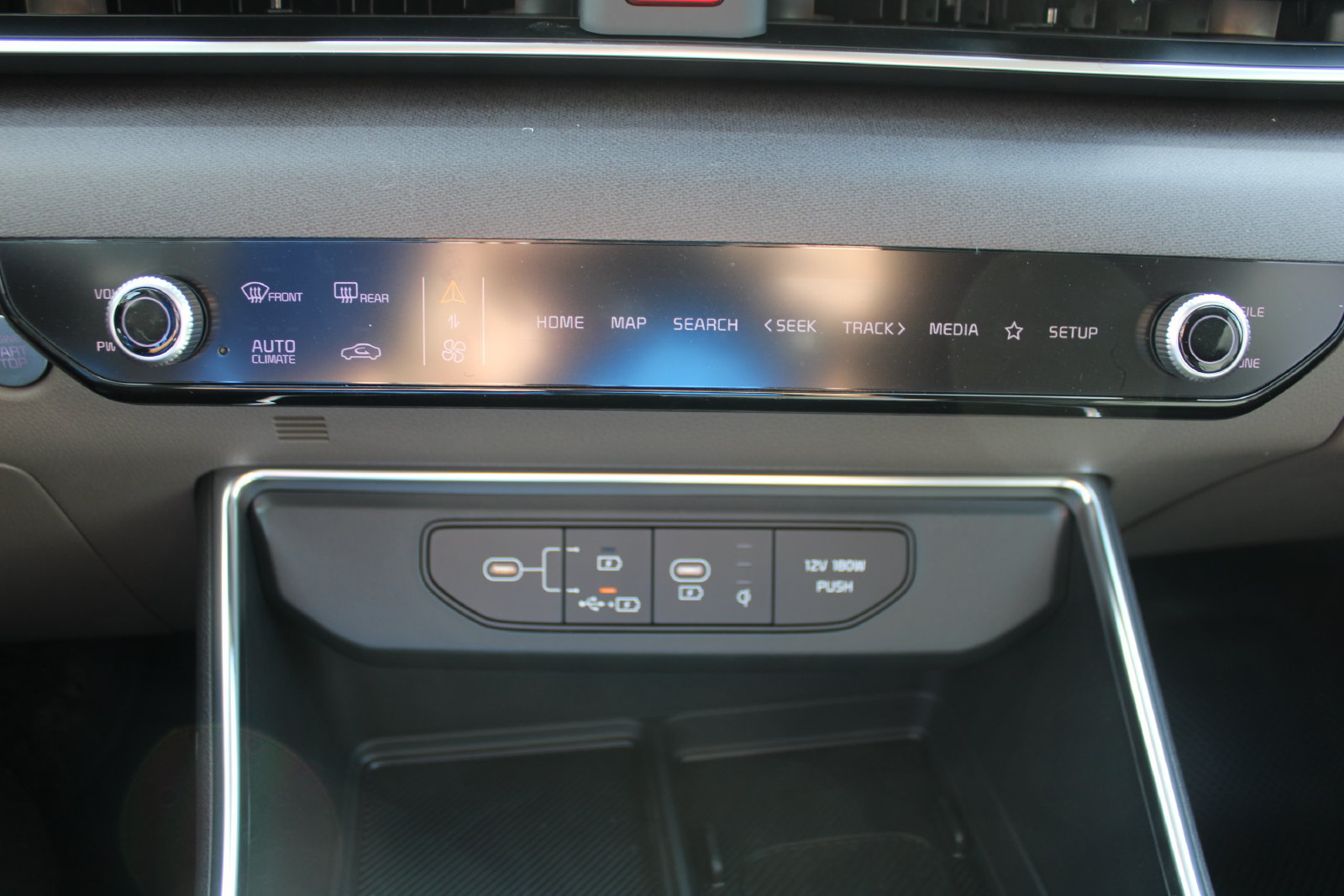 New 2026 Kia Carnival EX FWD image 46