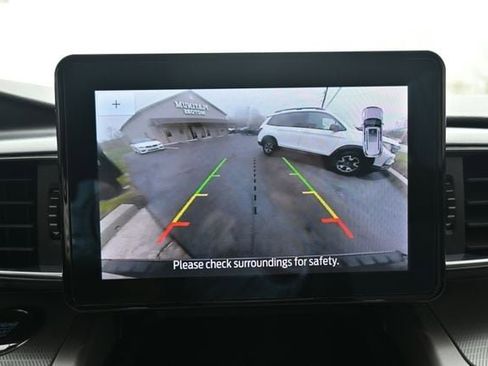 Used 2022 Ford Explorer XLT w/ Equipment Group 202A image 44