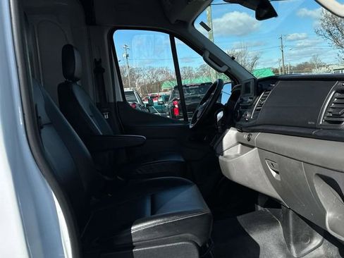 Used 2023 Ford Transit 250 Medium Roof image 18