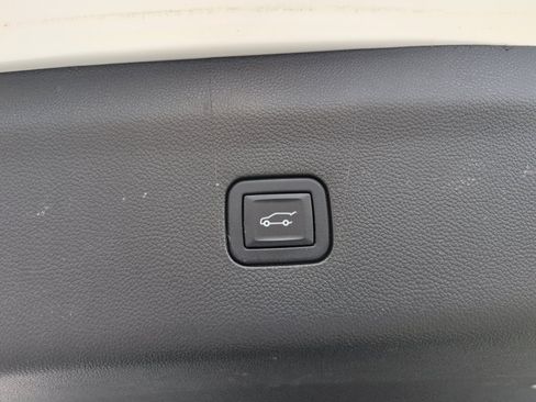 Used 2022 Buick Enclave Essence w/ Experience Buick Package image 5