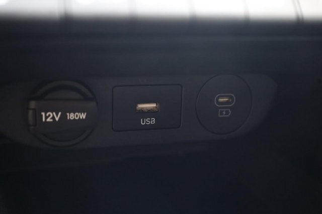 Used 2025 Hyundai Elantra SEL FWD image 16