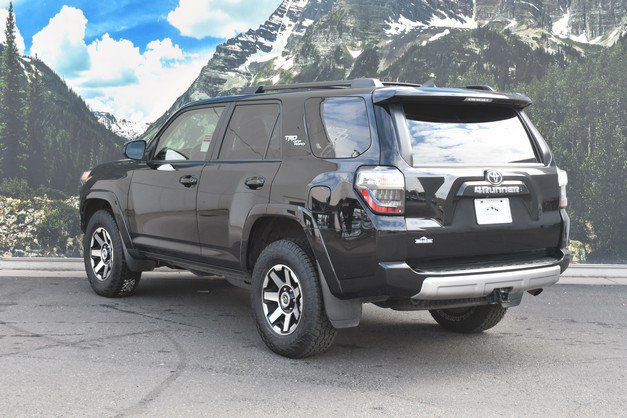Certified 2024 Toyota 4Runner TRD Off-Road AWD/4WD image 9