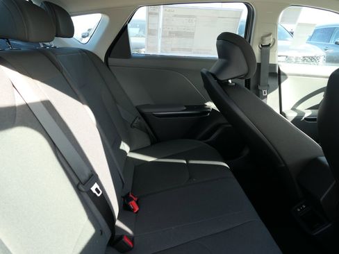New 2025 Kia K4 LXS image 22
