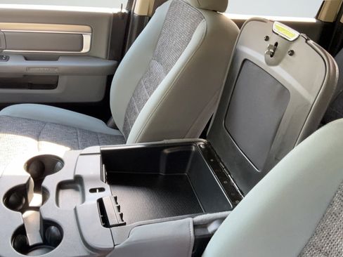 Used 2019 RAM 1500 Big Horn RWD image 34
