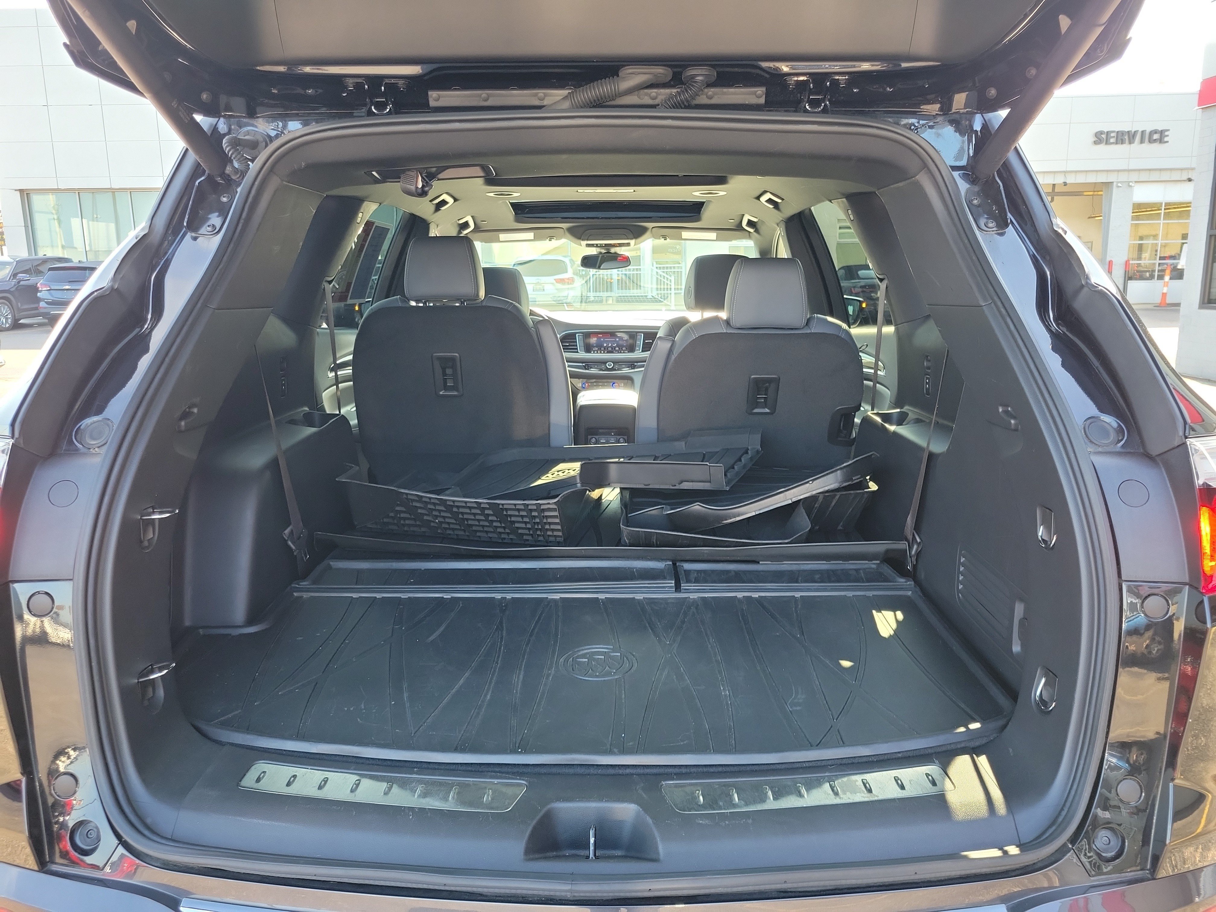 Used 2024 Buick Enclave Essence w/ Experience Buick Package FWD image 8