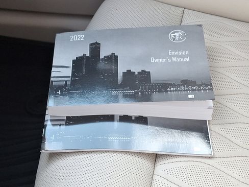 Used 2022 Buick Envision Avenir w/ Technology Package II image 28