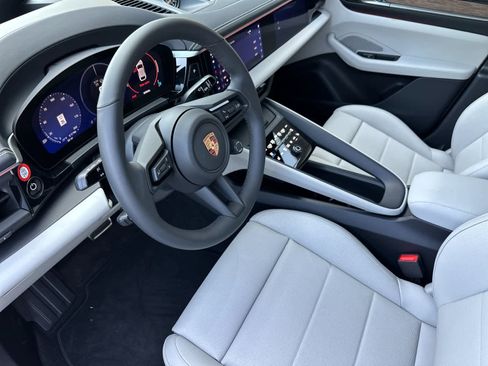 Used 2025 Porsche Macan 4S Electric image 4