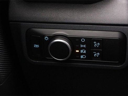 Used 2025 Ford Mustang Coupe image 18