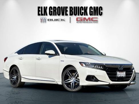 Used 2022 Honda Accord Touring image 2