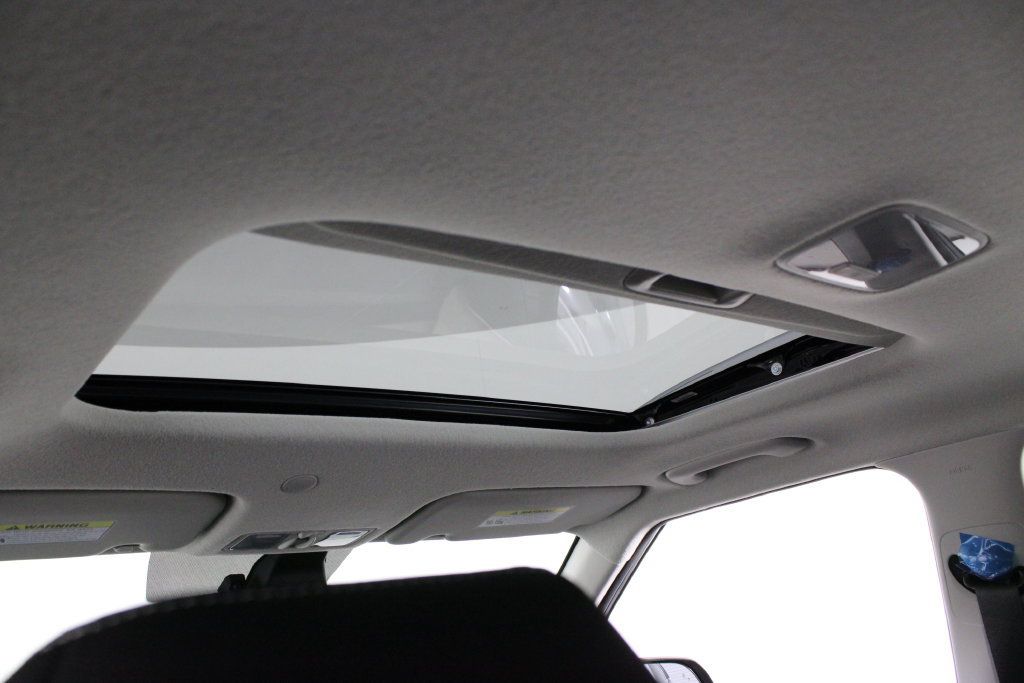Certified 2026 Hyundai Venue SEL FWD image 23