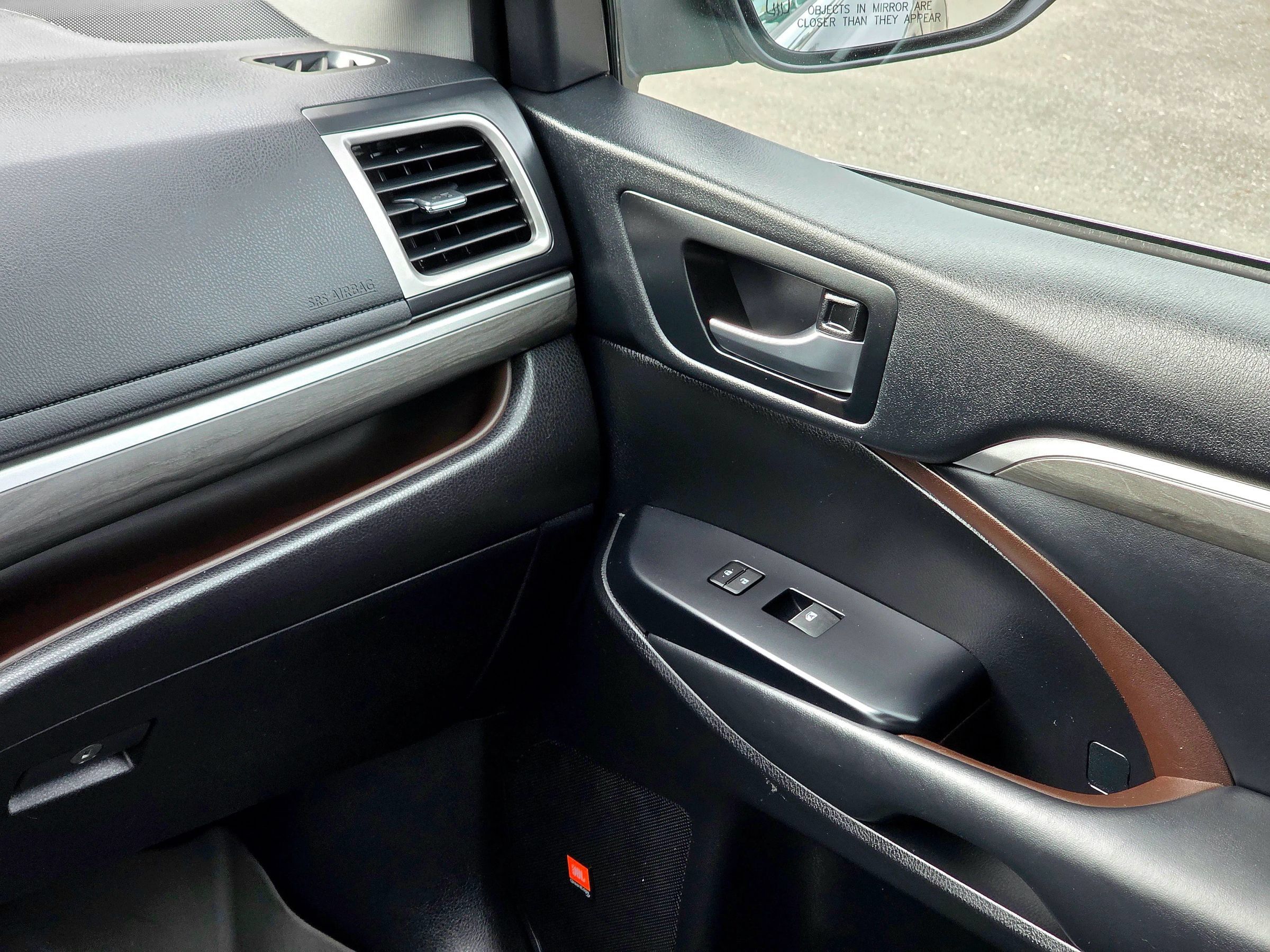 Used 2019 Toyota Highlander Limited AWD/4WD image 37