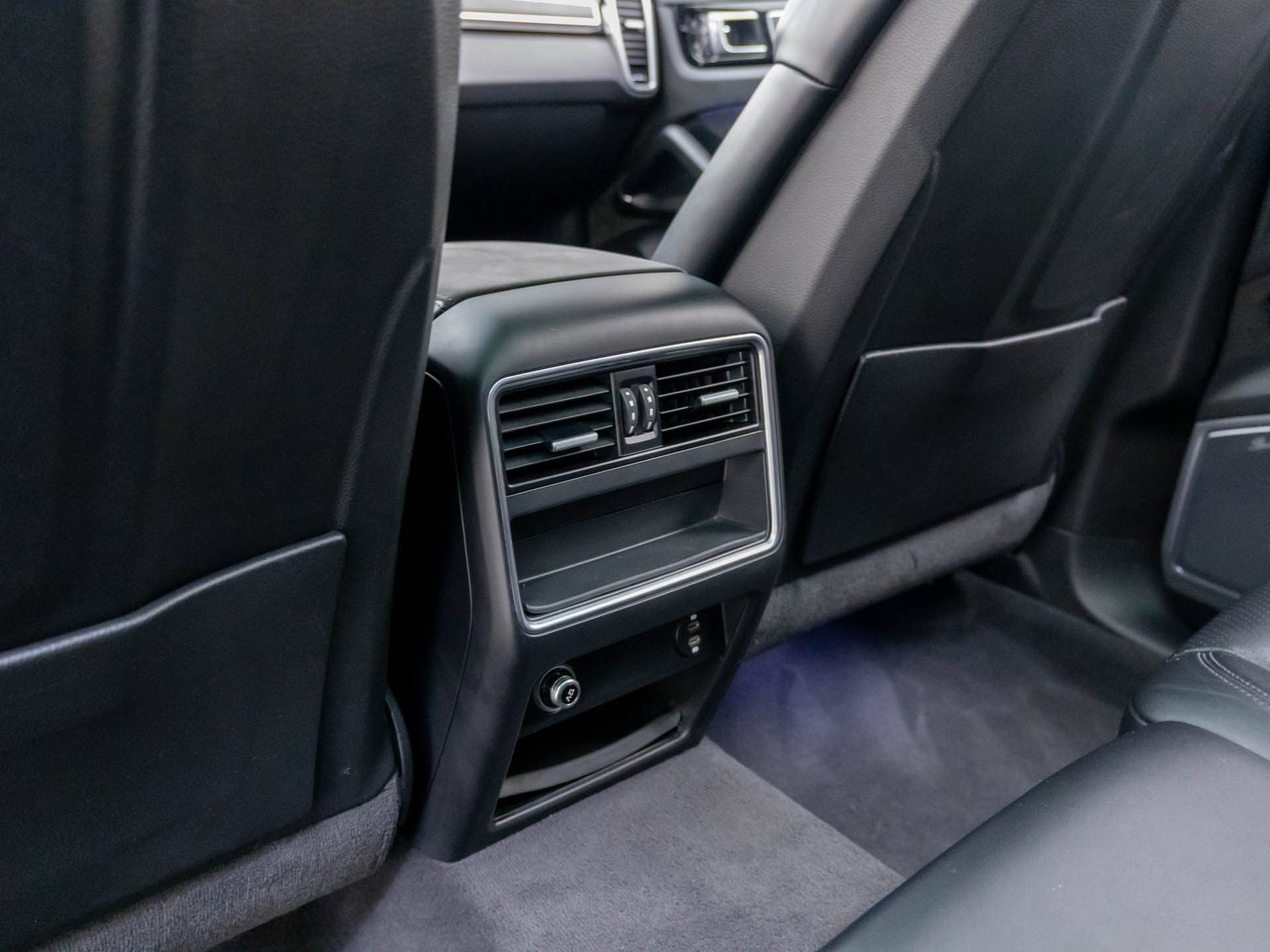 Certified 2021 Porsche Cayenne GTS AWD/4WD image 18