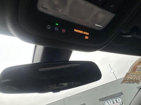 Used 2017 Chevrolet Cruze LT w/ Convenience Package image 25