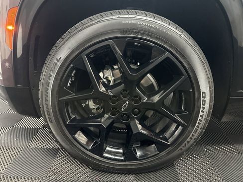 Used 2025 Chevrolet Traverse RS w/ LPO, Floor Liner Package AWD/4WD image 40
