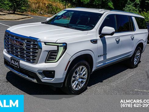 Used 2025 GMC Yukon XL Denali AWD/4WD image 14