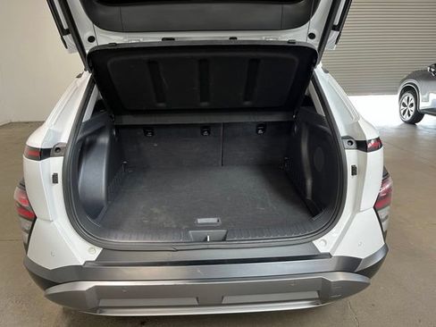 Used 2024 Hyundai Kona Limited FWD image 16