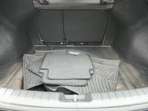 Used 2017 Hyundai Elantra Limited FWD image 32