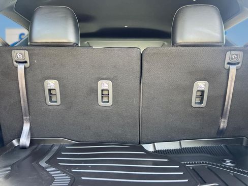 Used 2025 Honda Pilot TrailSport image 36